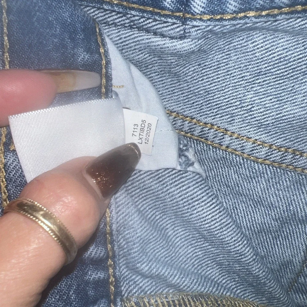 Aeropostale Jean Shorts Women's Size 8 Distressed Denim 90s high rise cut off 74